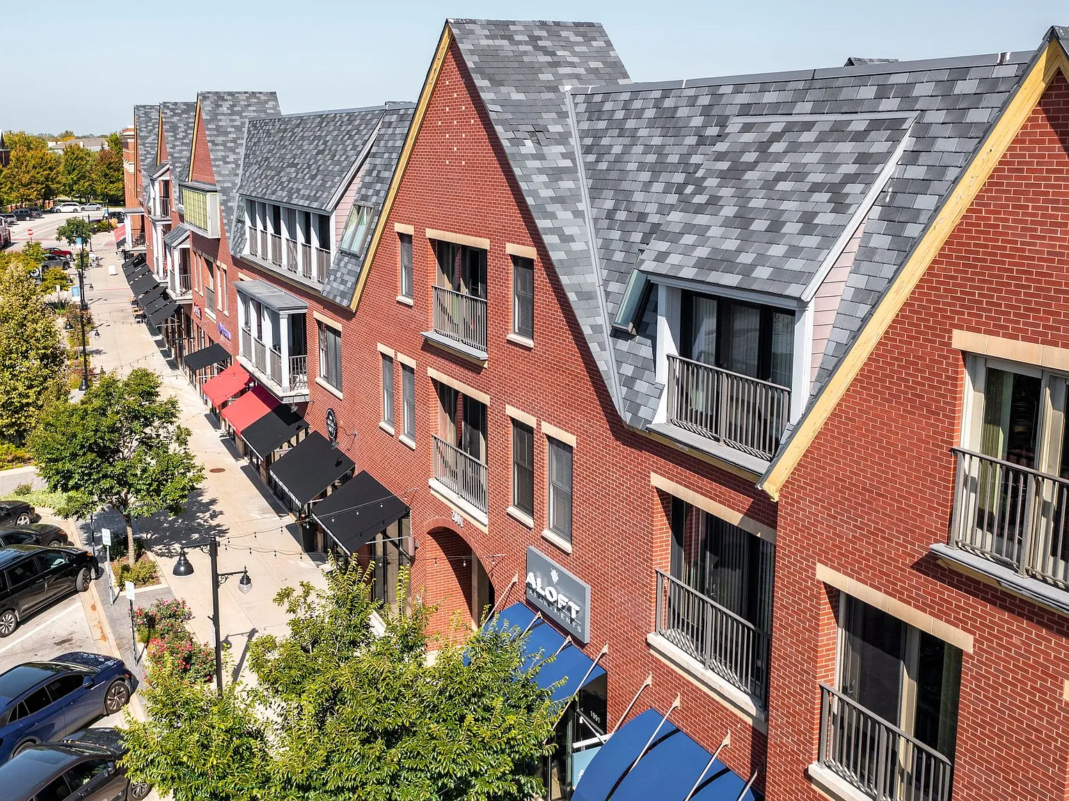 The Residence at the Glen Town Center — Photo 3