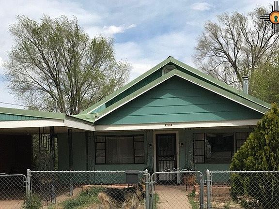 2nd image of 906 Railroad Ave