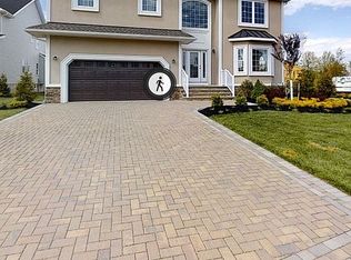 65 Promise Way, Kendall Park, NJ 08824