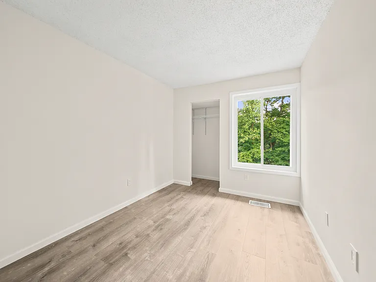 2357 Southgate Sq — Photo 13