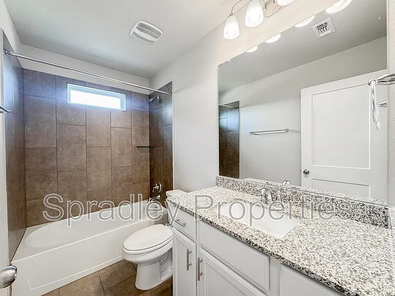 2716 Fox River Dr — Photo 27