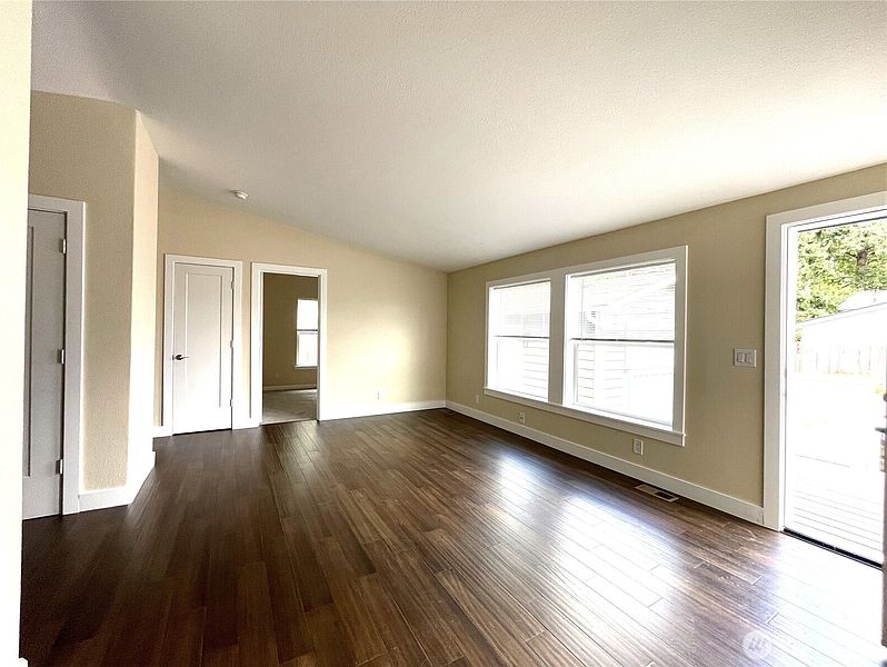3rd image of 1311 104th Street E