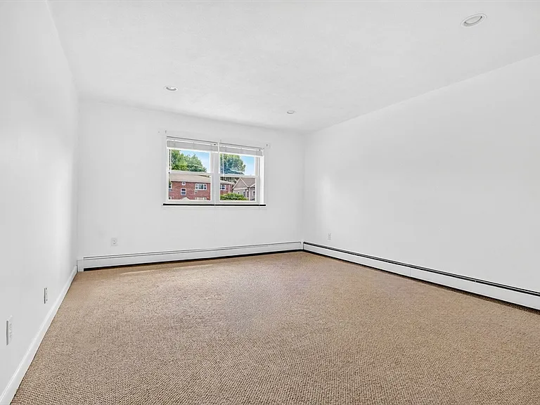 366 Elliot St #7 — Photo 11
