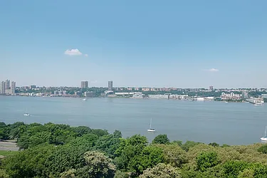 Rented by Rita S Citrin, LREB