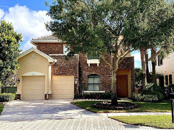 2nd image of 10350 Versailles Blvd