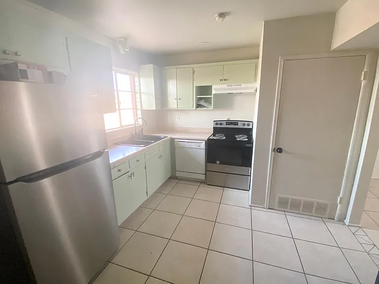 851 E Alturas St — Photo 14
