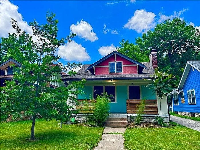 1st image of 5842 Euclid Ave E