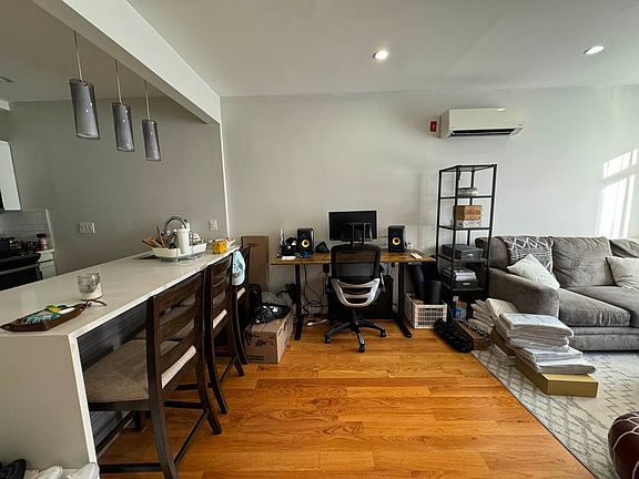 3rd image of 173 Knickerbocker Ave #2C
