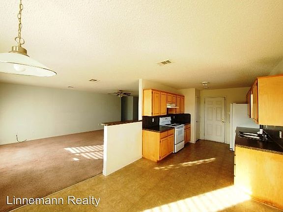 4th image of 4514 Lloyd Dr