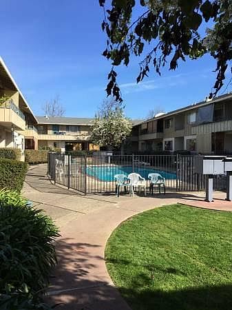 2nd image of 2035 California St APT 24