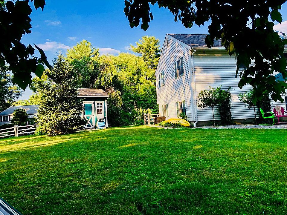 2nd image of 42 Juniper Brook Rd