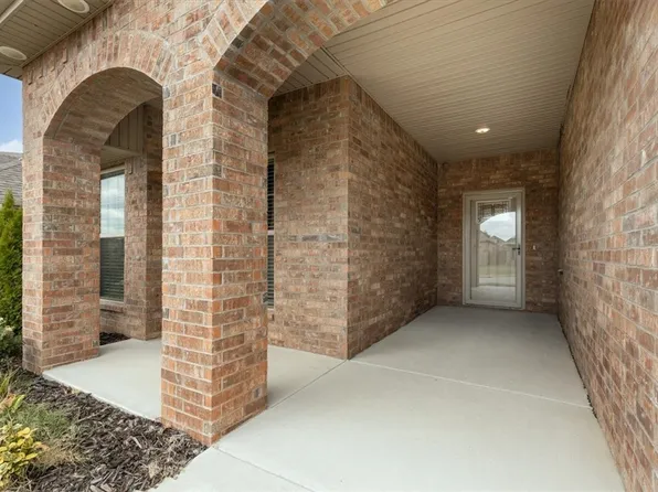 600 Gala Cir, Bentonville, AR 72712