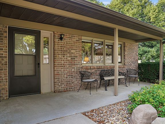 4th image of 801 Coventry Ln #B