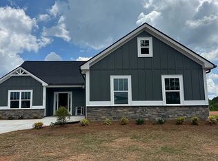 173 Hunts Ridge Dr, Cleveland, GA 30528