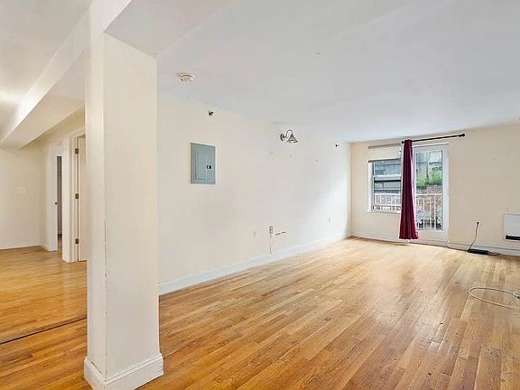 4th image of 698 Sterling Pl #1B