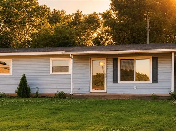 4 Toler Dr, Fredericktown, MO 63645
