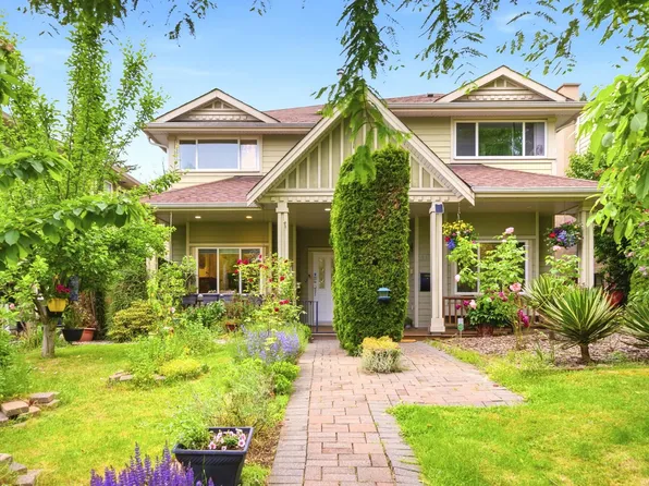 562 Keith Rd W, North Vancouver, BC V7P 3C7