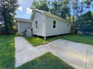 303 S 4th St, Alvin, TX 77511