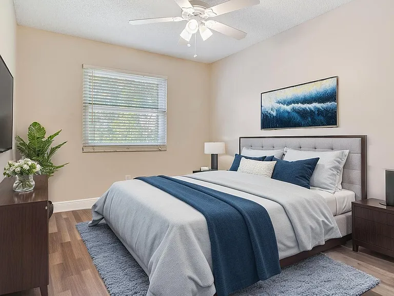 3109 W Horatio St #28 — Photo 4