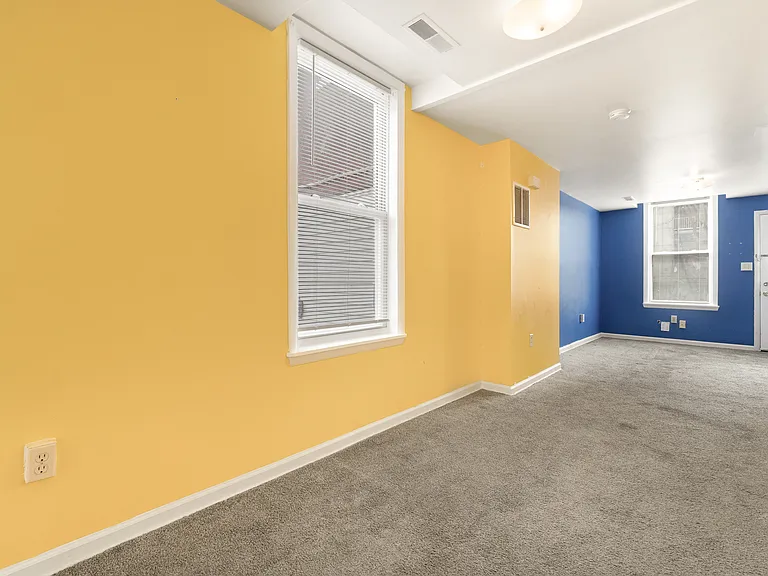 22 W Baltimore St — Photo 15