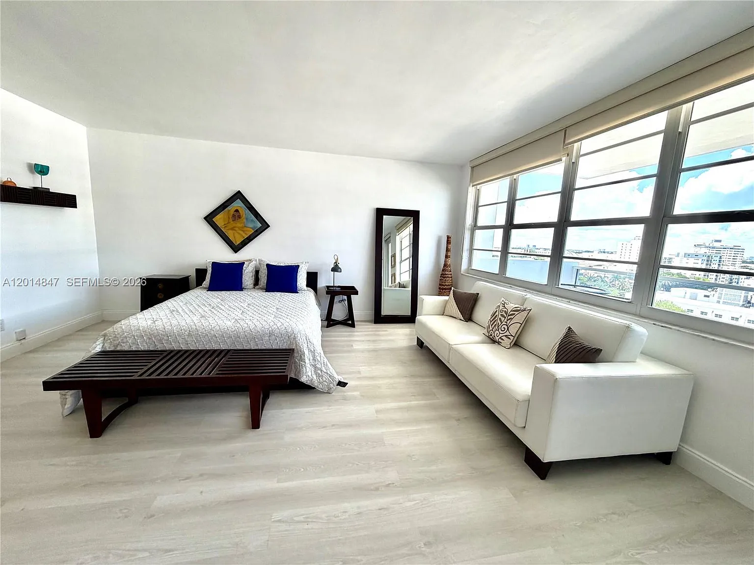 The Decoplage Condo — Photo 3