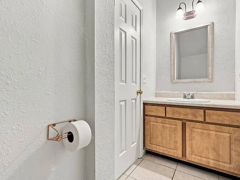 114 Cedar St — Photo 48