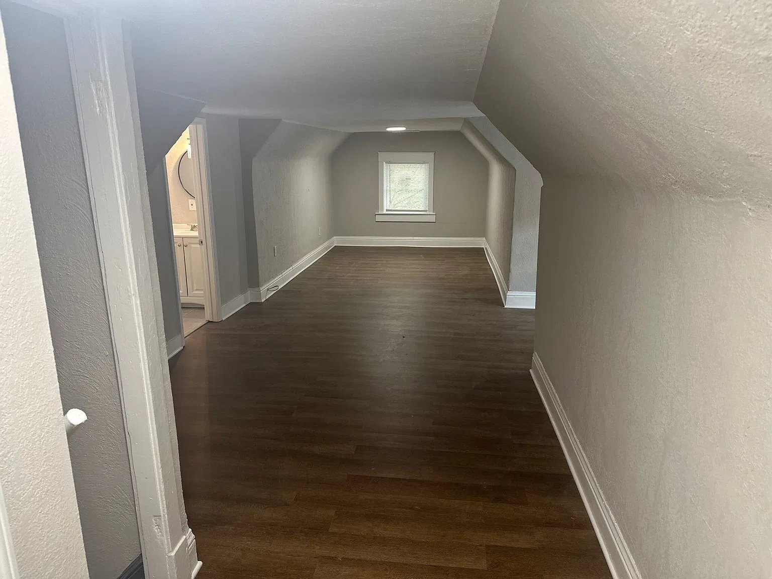 3 bed, 1.5 bath, 1285 sqft, $1,500 — Photo 4