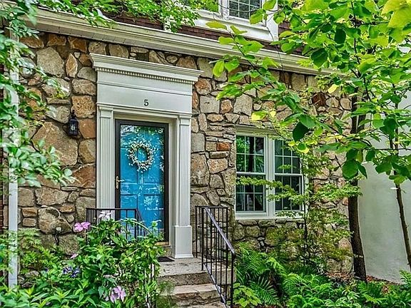 2nd image of 260 Manning Rd SW Unit 5