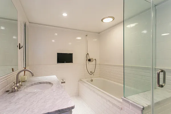 Rented by Vivaldi Real Estate | media 7