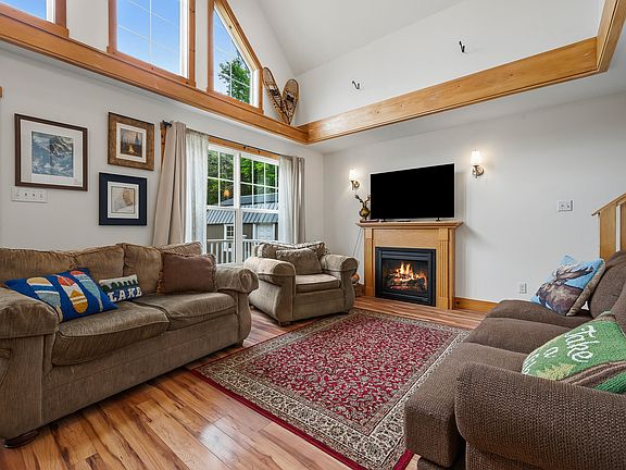 3rd image of 175 Lynn Way
