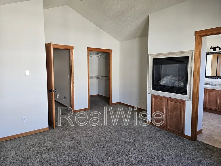 511 NE 84th Cir — Photo 10