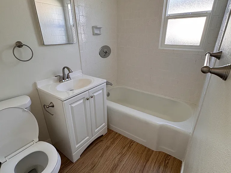 764 W Flora St — Photo 12