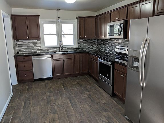 4th image of 1412 Baldwin St