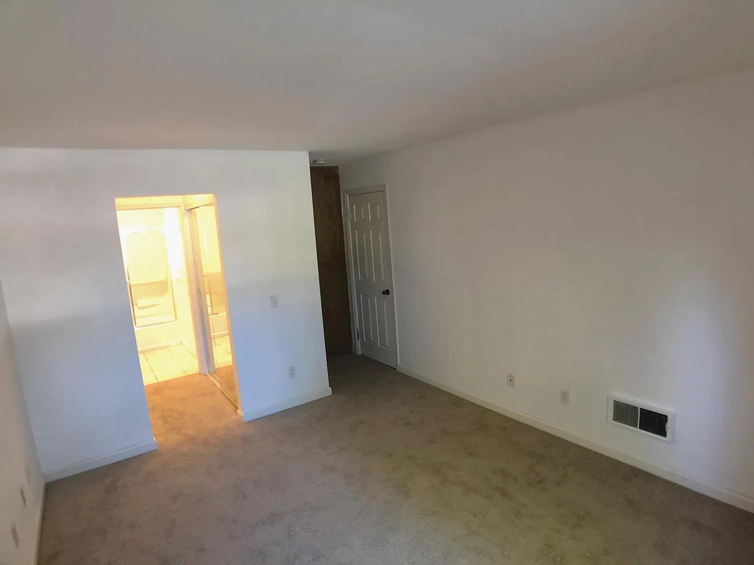 219 Woodland Pkwy — Photo 4