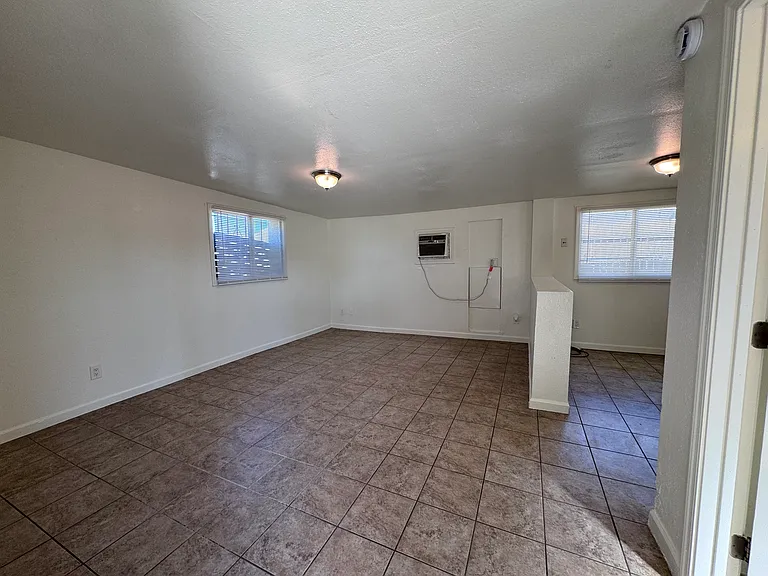 9838 N 14th St #3 — Photo 7