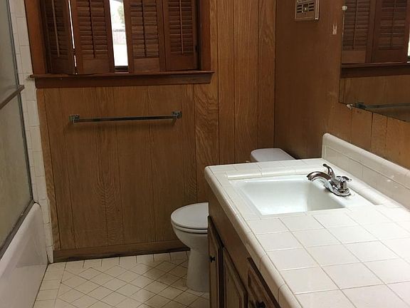 5th image of 1324 Flint St