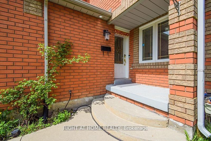 Brampton House for rent - 3 Bedrooms — photo 5