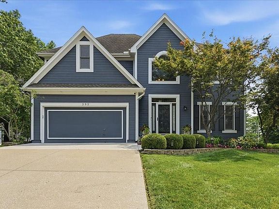 2nd image of 232 SW Winterpark Cir