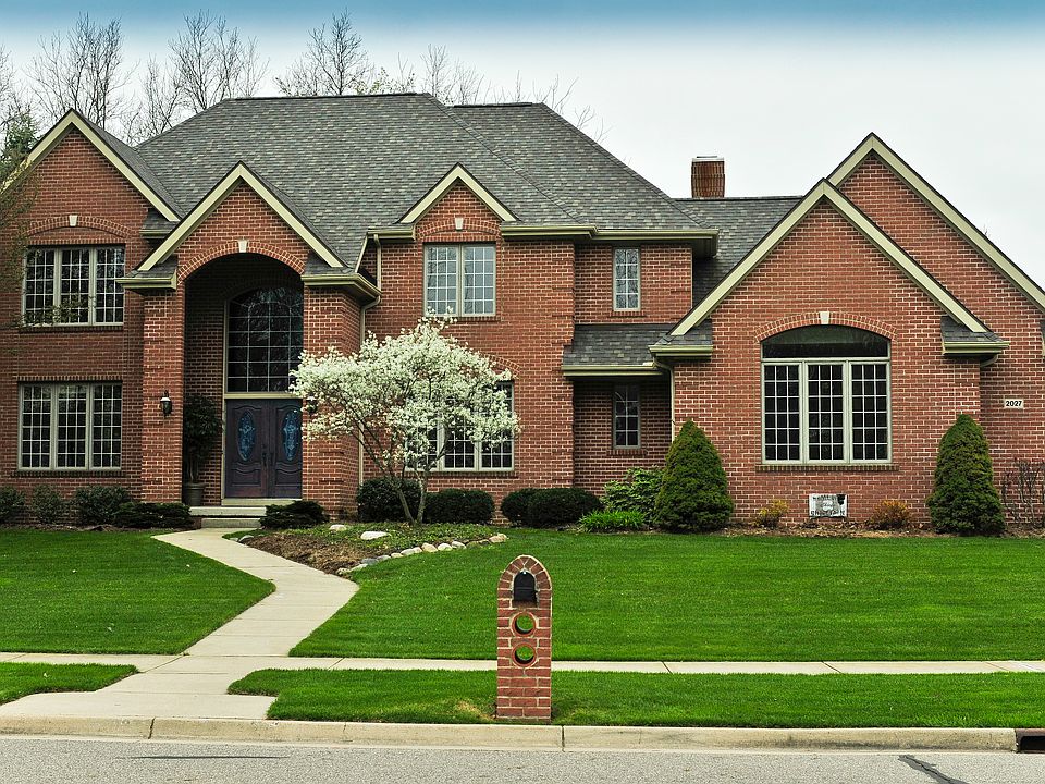 1st image of 2027 Birch Bluff Dr