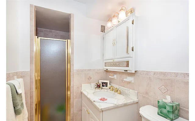 Sold by Douglas Elliman | media 12