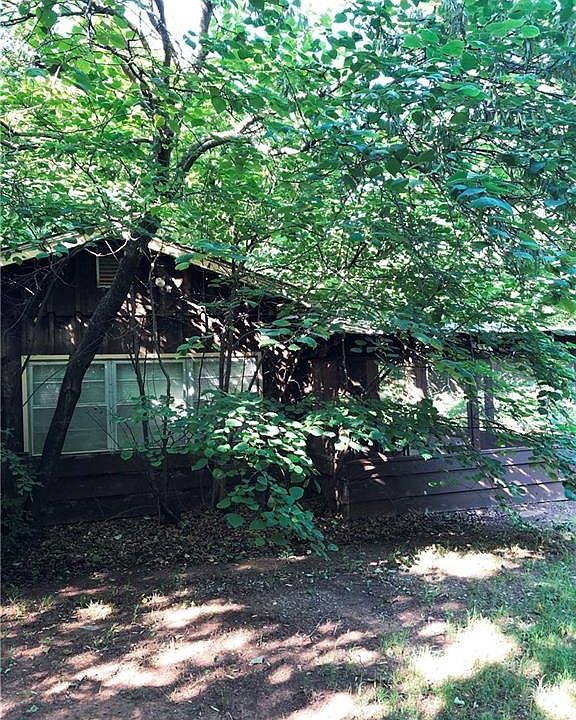 2nd image of 855 E 8th St