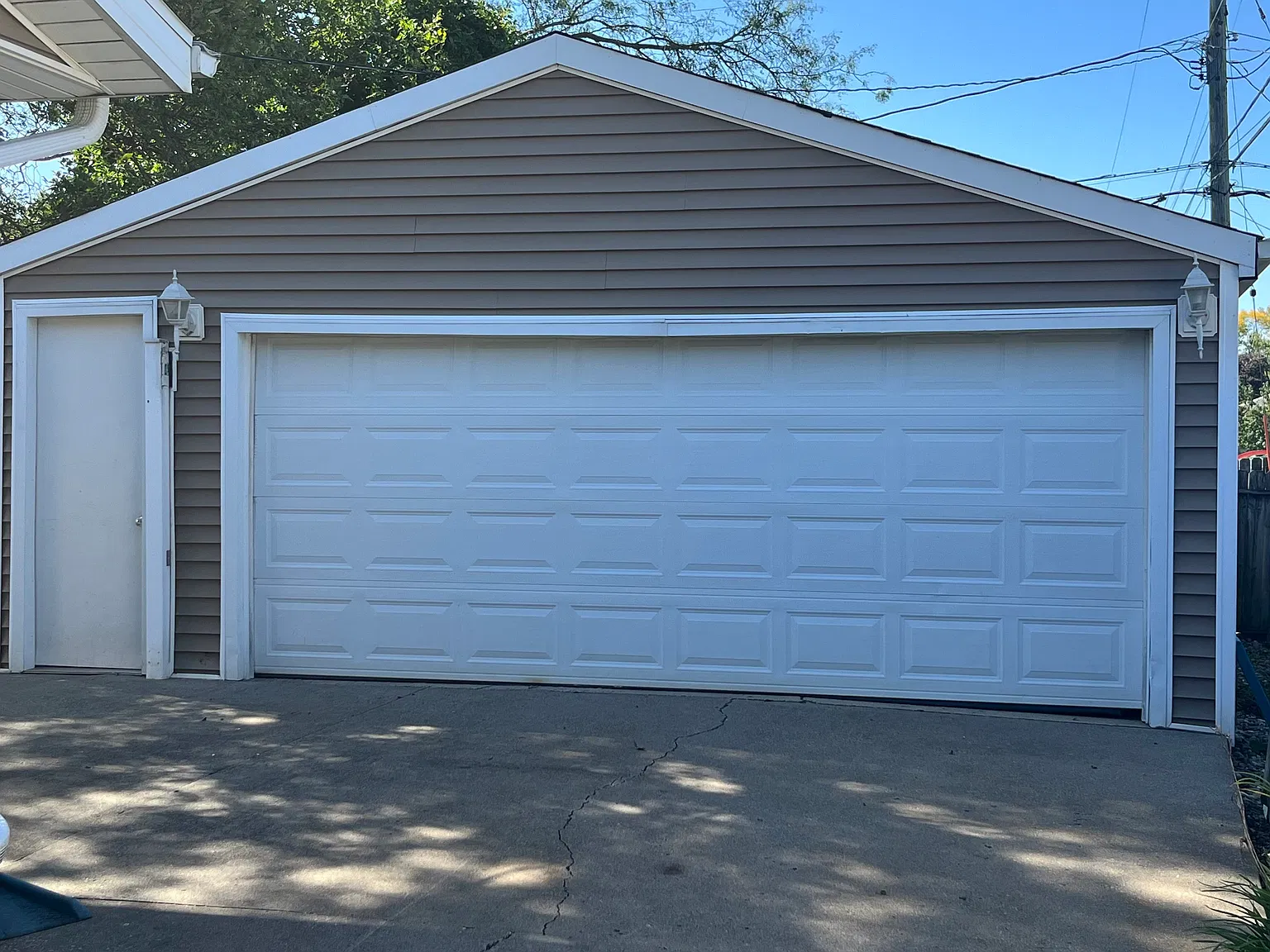 3 bed, 1050 sqft, $1,900 — Photo 3