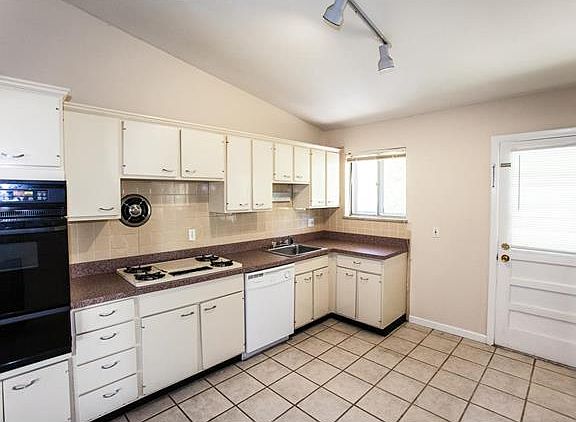 4th image of 9518 Mesa Dr