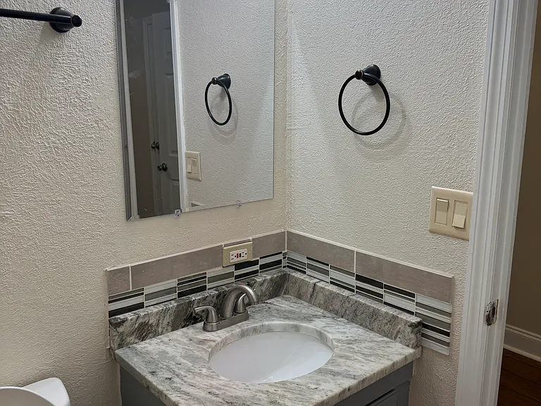 517 Augusta Street Ext — Photo 16