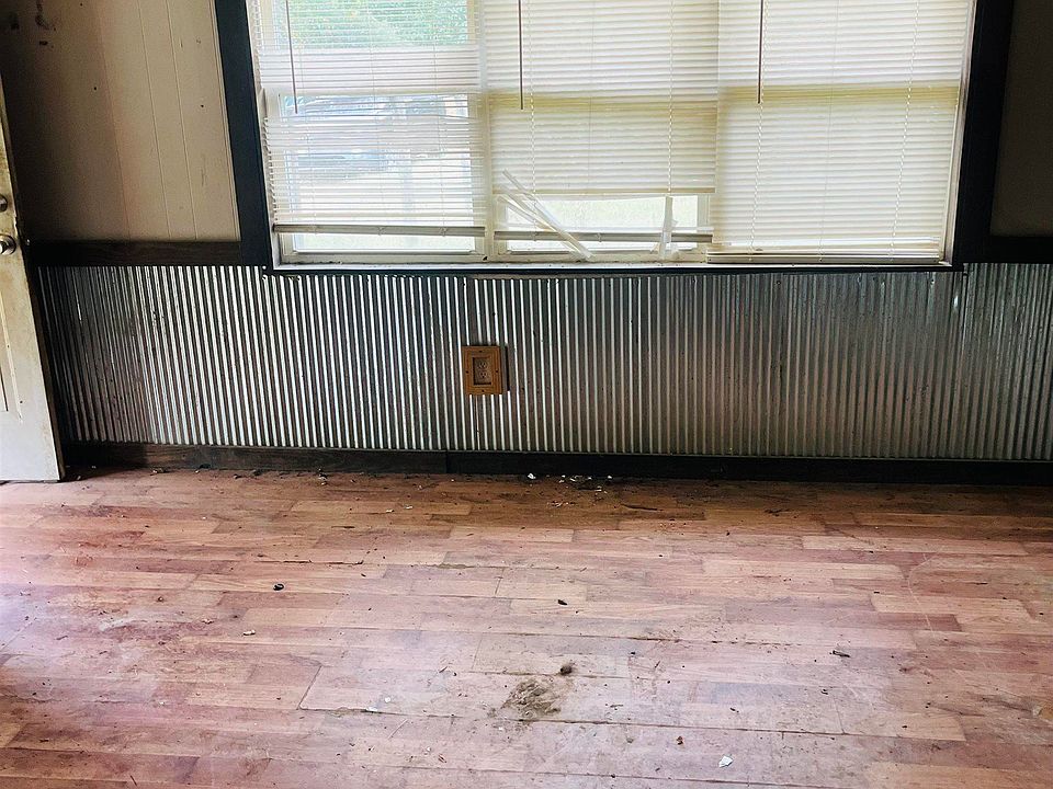 10th image of 945 Bowser Rd
