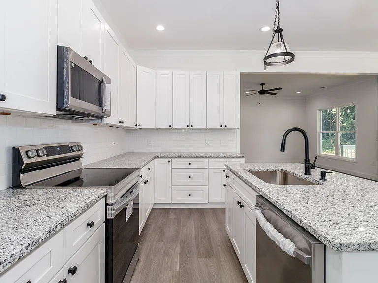 307 E Arch St — Photo 5