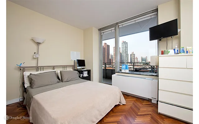 Rented by Douglas Elliman | media 17