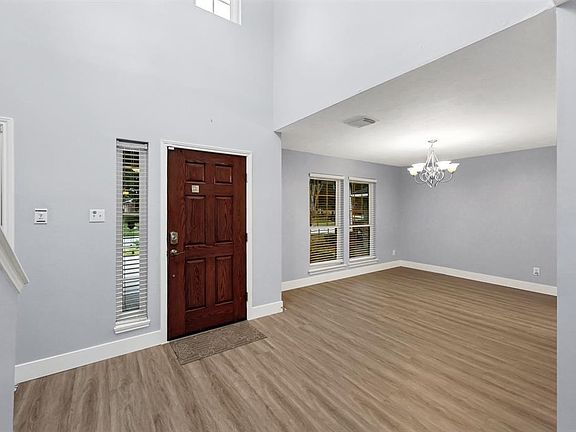 3rd image of 12722 Wolf Creek Ct
