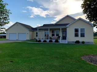 1963 Charleston Rd, Salem, IL 62881