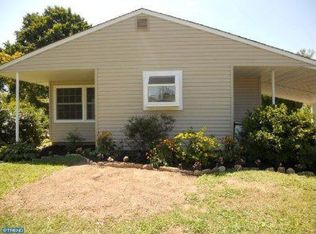 58 Greenbrook Dr, Levittown, PA 19055